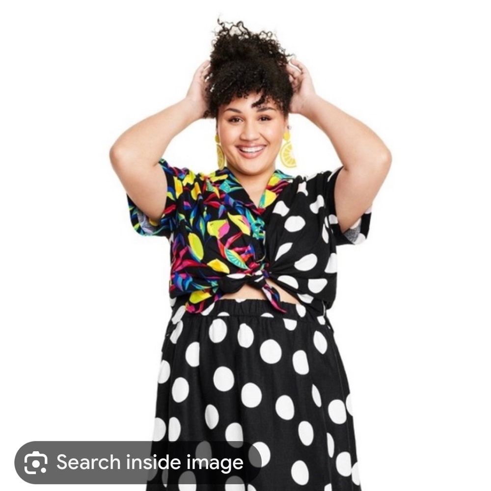 ISO this top in size small or medium